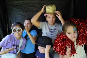 Family Praise photo 113