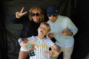 Family Praise photo 346