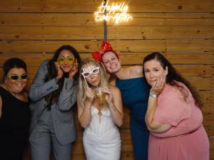 Schram photo 117