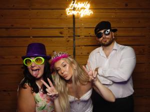 Schram photo 223