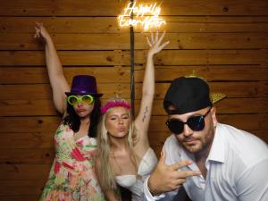 Schram photo 224