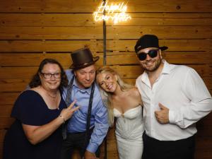 Schram photo 243