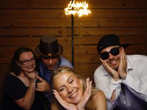 Schram photo 245
